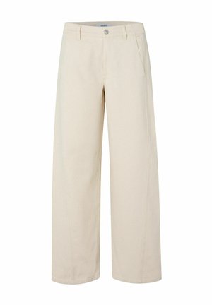 Beige weit geschnittene Hose aus strukturiertem Stoff mit einem vorderen Knopfverschluss und seitlichen Taschen. Gerader Schnitt mit klaren Linien.
