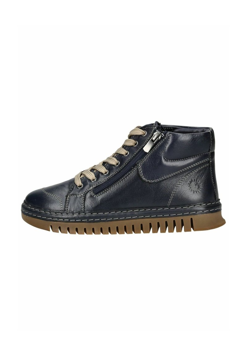 Sneaker alta in pelle blu navy con lacci beige, chiusura laterale con zip e suola in gomma testurizzata con scanalature orizzontali. Presenti dettagli delle cuciture.