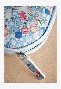 Nepasirinkta, blue ditsy