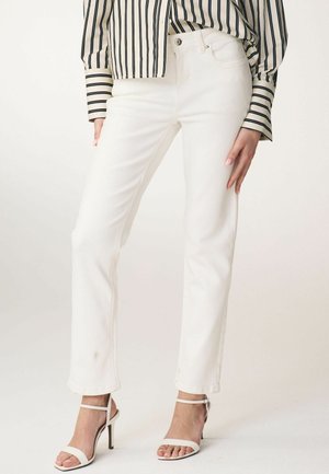 Next SUPER SOFT  STANDARD - Džíny Slim Fit - white