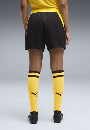 Puma, BORUSSIA DORTMUND 26/27 SHORTS - Pantalón corto de deporte - black-faster yellow