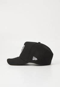 New Era PATCH EFRAME UNISEX - Șapcă - black