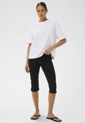 Kaffe KALAURINE CAPRI JEANS - Short en jean - black deep