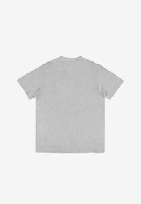 Szara bawełniana koszulka z krótkim rękawem, okrągłym dekoltem i gładkim tyłem. Materiał wydaje się gładki, o standardowym kroju.