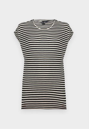 Camiseta de manga corta a rayas blancas y negras, con un cuello redondo, un corte relajado y una textura de tela de algodón suave.