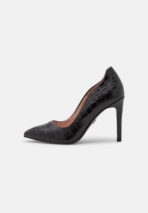 Tamaris Heart & Sole High Heel Pumps - black