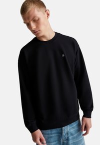 United Colors of Benetton WITH LOGO PATCH - Felpa - black