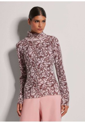 Langärmliges Rollkragenshirt in Hellrosa mit aufwendigem roten Paisleymuster, geripptem Textur und taillierter Silhouette.