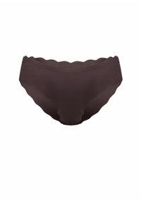 Brązowe majtki z materiału z falbaniastym paskiem w talii i na brzegach, o gładkiej fakturze i bez widocznych szwów czy wzorów.
