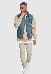 Urban Classics Strukirani kaput - lightblue