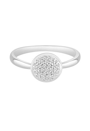 Anillo de plata con un grupo circular de pequeños diamantes brillantes engastados en un bisel plano y redondo.