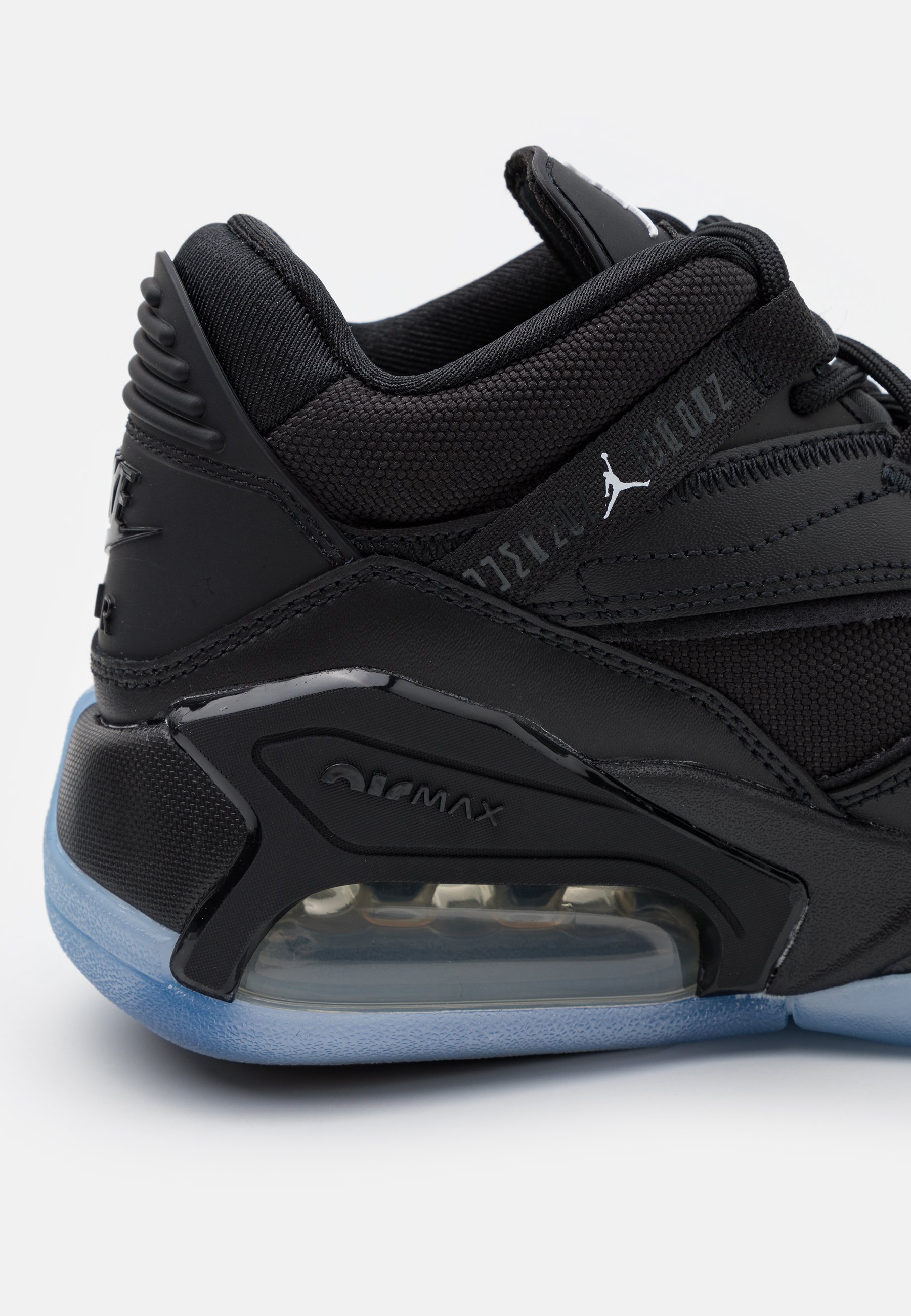 Jordan 2700 POINT LANE UNISEX - Krepšinio batai - black/white/juoda -  Zalando.lt