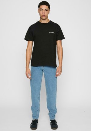 ESSENTIAL - Basic T-shirt - black