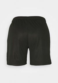 Pantalones cortos deportivos negros hechos de una tela suave y ligera. Cuenta con una cintura elástica y un diseño simple y aerodinámico.