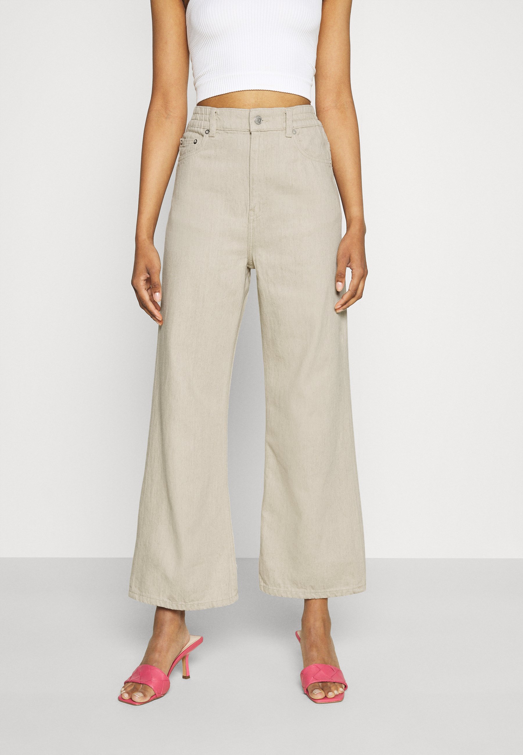 Weekday LINEAR - Flared Jeans - beige 