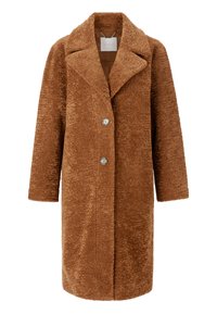 Cappotto marrone peloso con colletto a pistagna, tre bottoni e maniche lunghe. Realizzato in materiale morbido con un aspetto testurizzato e soffice.