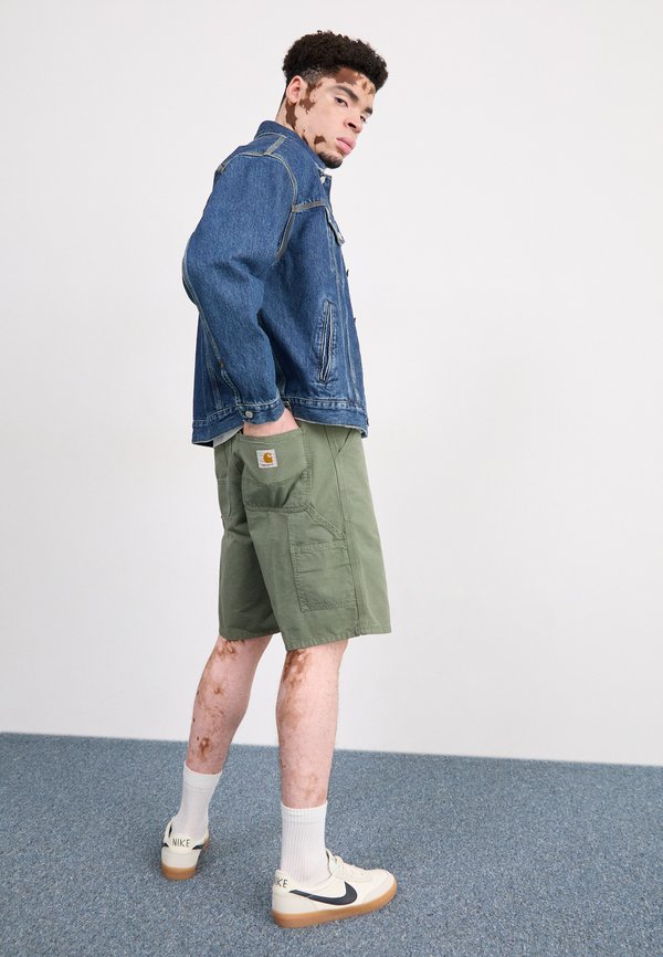SINGLE KNEE - Denim shorts - park4