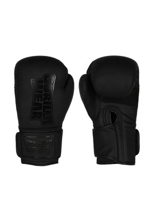 Paar zwarte Gorilla Wear bokshandschoenen, een toont de voorkant met logo, de andere toont de handpalmzijde met ventilatienet.