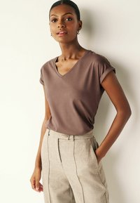 Next V-NECK RICH CAP SLEEVE - REGULAR FIT - T-shirts basic - neutral