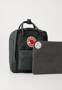 Fjällräven KÅNKEN MINI UNISEX - Mochila - forest green