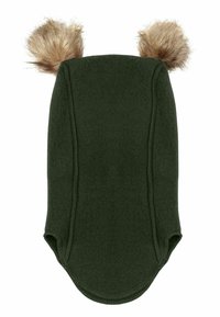 Donkergroene fleece muts met een ronde vorm, voorzien van twee tan kleurige nepbont pom-poms bovenop. Zachte textuur met gestikte rand. Ideaal voor warmte.