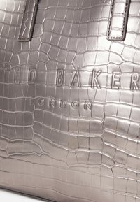 Ted Baker REPTCON - Rankinė - gunmetal
