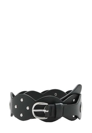 Ceinture en cuir noir avec des bords festonnés, boucle en argent et rivets en métal circulaires. Elle présente une texture lisse et un ajustement réglable.