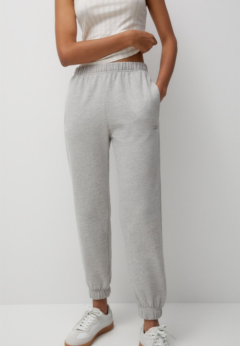 PULL&BEAR EMBROIDERED JOGGERS Jogginghose grey/grau Zalando.at