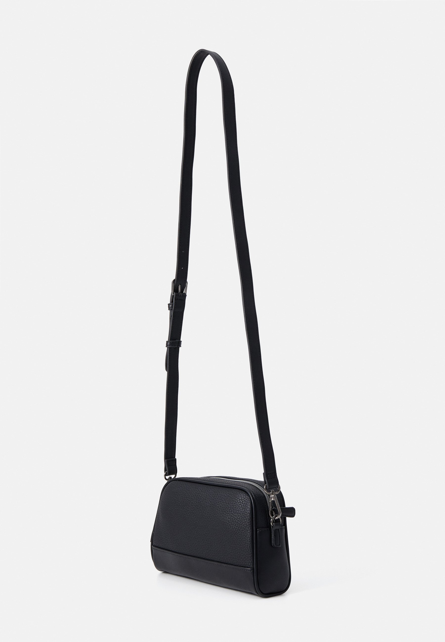 Valentino Bags｜EFEO 黒バッグ クロスボディショルダーバック Black Valentino 