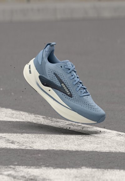 Brooks GHOST MAX 4