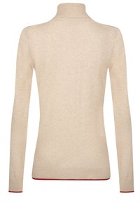 Beige Rollkragenpullover mit langen Ärmeln, geripptem Kragen und Saum, sowie einem dezenten roten Akzent an den Bündchen und am unteren Rand.