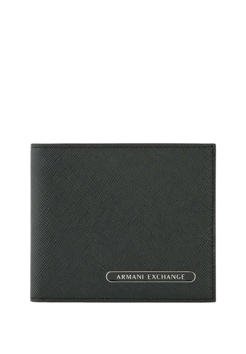Billetera de cuero negro texturizado con un acabado suave y placa de logo en relieve. Cuenta con un diseño bifold para un fácil acceso y almacenamiento.