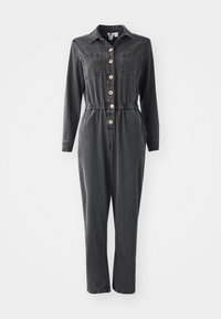 Giubbotto tuta in denim grigio scuro con maniche lunghe, collo a camicia, apertura con bottoni, vita elastica e due tasche sul petto. Gambe slim affusolate.
