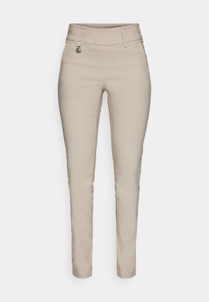 Beige slim-fit broek met een hoge tailleband, voorzien van een voorzak, decoratieve stiksels en zilverkleurige hardwareaccenten.