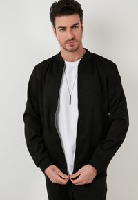 Buratti REGULAR FIT - Bombertakki - black