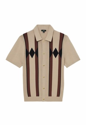 Tricou bej cu mâneci scurte din material tricotat, cu dungi verticale maro, modele negre în formă de diamant, guler ascuțit și nasturi aurii pe partea din față.