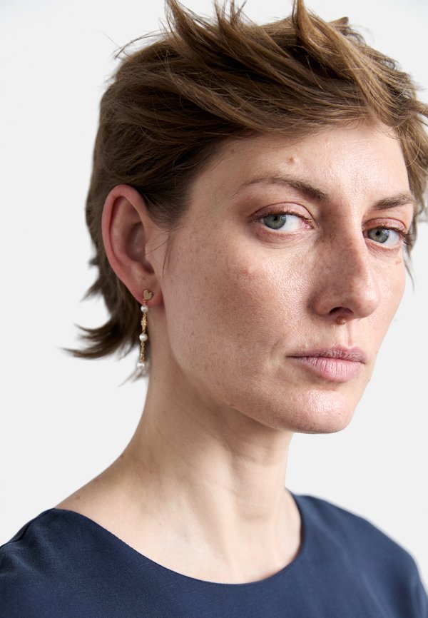 KIRA LINEAR EARRING - Earrings2