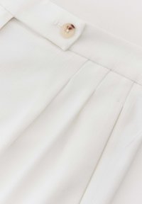 OPUS WIDE LEG PANTS MARZENA ASYMMETRIC - Broek - milk