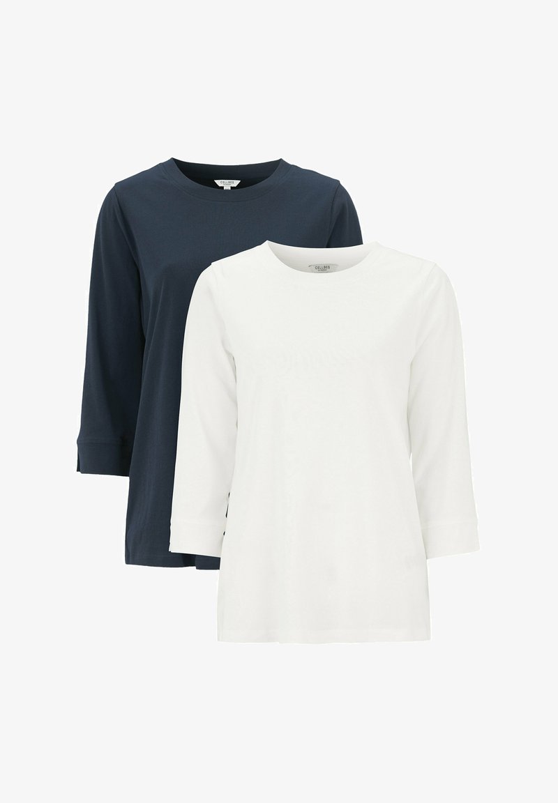 Zwei T-Shirts mit drei Viertelärmeln, eines in Marineblau und eines in Weiß, aus weichem Baumwollstoff mit rundem Hals und einfachem Design.