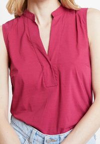 More & More Blus - pink