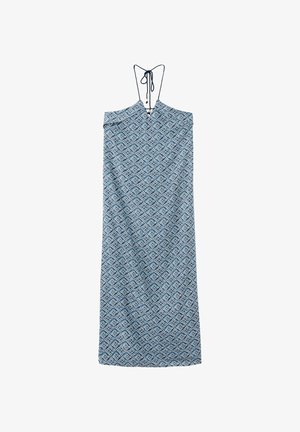 Plava i bijela halter haljina maksi dužine s tankim trakama vezanim na leđima.