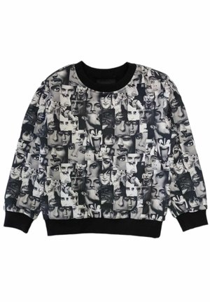 Sweat-shirt graphique avec un collage de visages en noir et blanc, col rond et poignets et ourlet en rib à rayures noires.