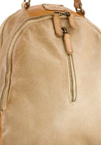 VENEZIA Malý batoh  - beige