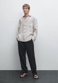 Massimo Dutti JOGGER FIT - Pantalon classique - black