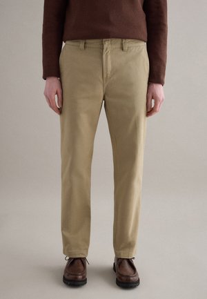 REGULAR FIT - Pantalones - light beige