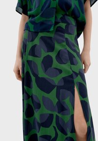 Thinking Mu TORA - Gonna lunga - pine green