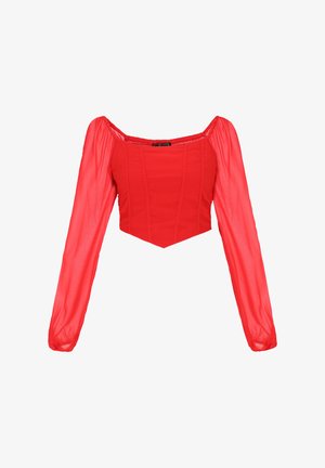 Top roșu cropped cu umerii goi, mâneci lungi voalate bufante și corset structurat.