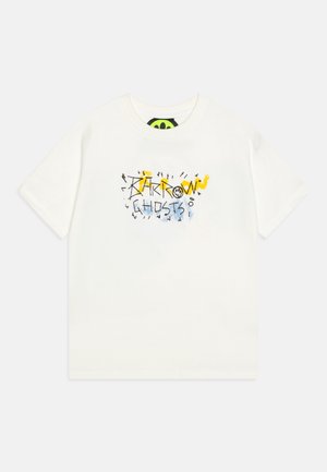 Hvid T-shirt med korte ærmer med farverig "BARRON GHOSTS" grafisk tekst og abstrakte former trykt på frontens midte.