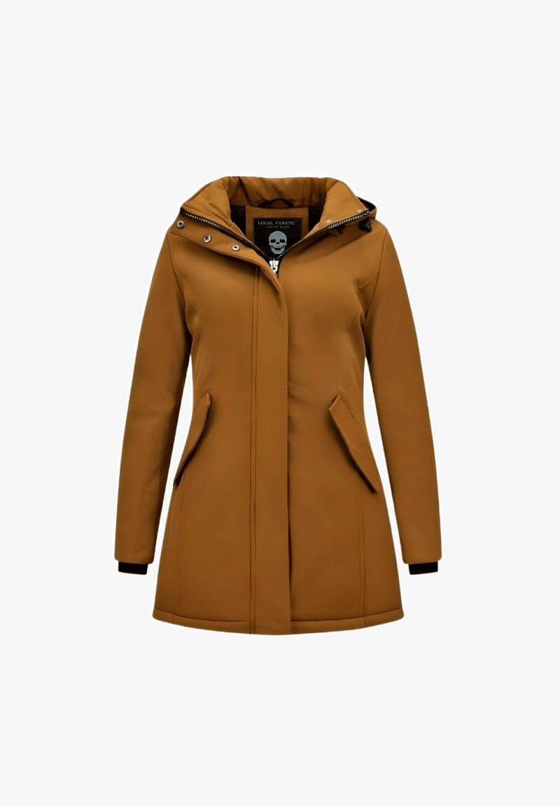 Bruine, hooded jas met een ritssluiting, voorzien van twee zijzakken, een gladde textuur en zwarte manchetten. Label toont een doodskopontwerp.