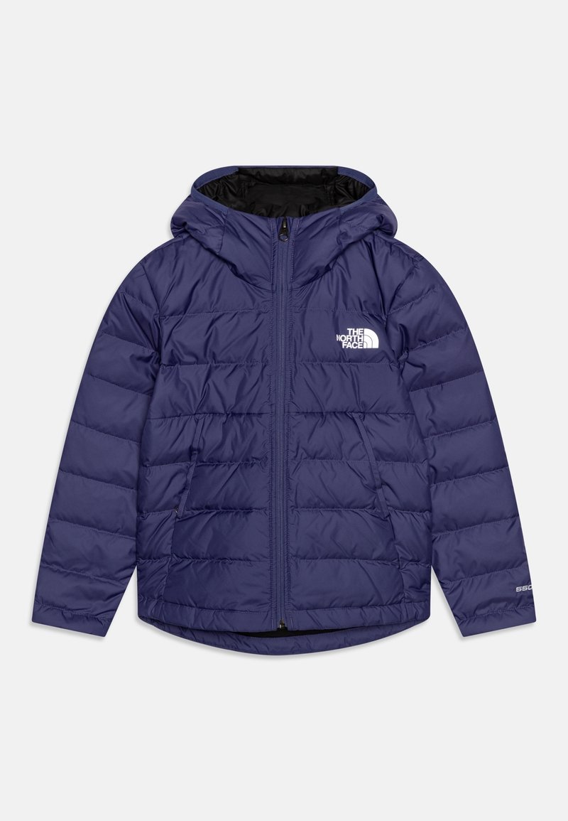Veste isolante bleu marine avec fermeture éclair frontale, capuche et panneaux cousus. Présente le logo The North Face en blanc et une indication de gonflant 550.